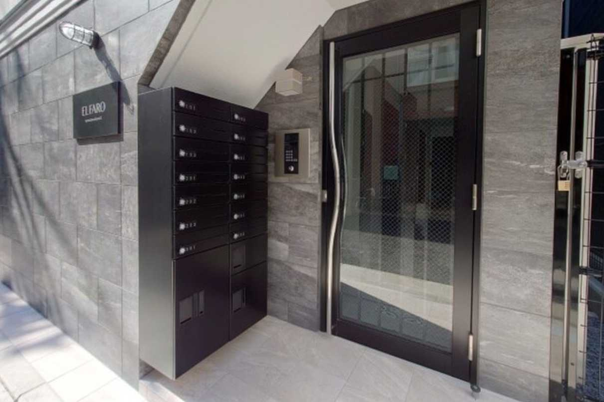 エルファーロ駒沢大学　ペット相談　敷金礼金0　駒沢公園徒歩圏内のエントランス