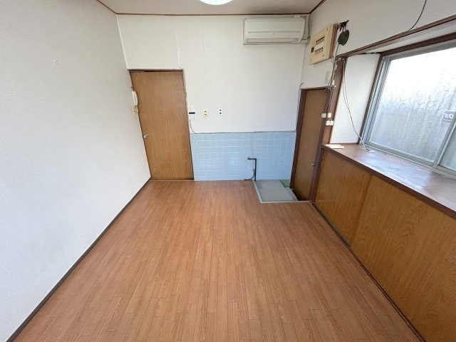 安川貸家の居間・リビング