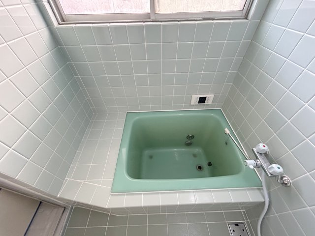 安川貸家の浴室