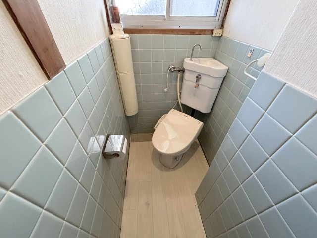 安川貸家のトイレ