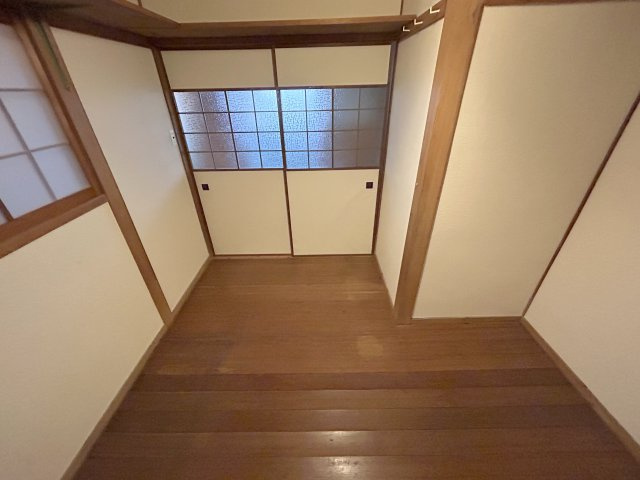 安川貸家の玄関