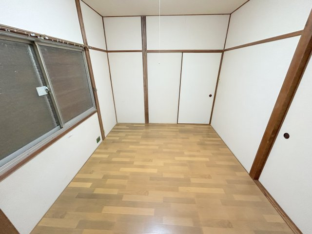 安川貸家の洋室