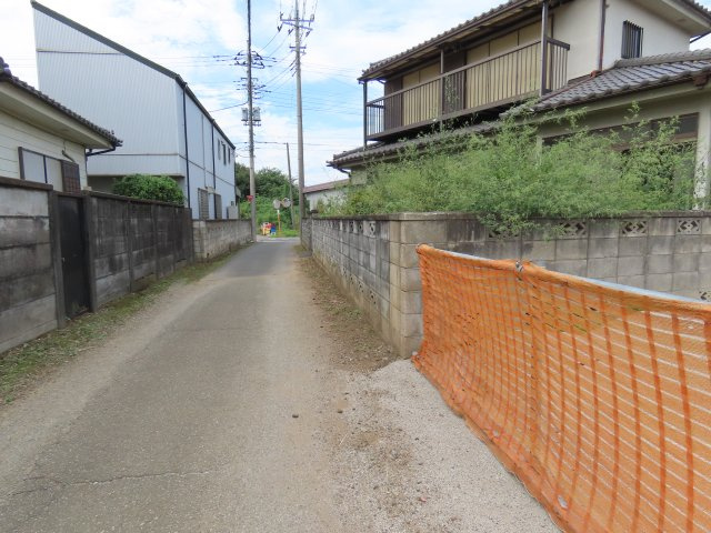 坂戸市青木売地の前面道路含む現地写真