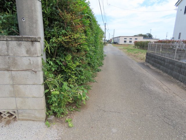 坂戸市青木売地の前面道路含む現地写真