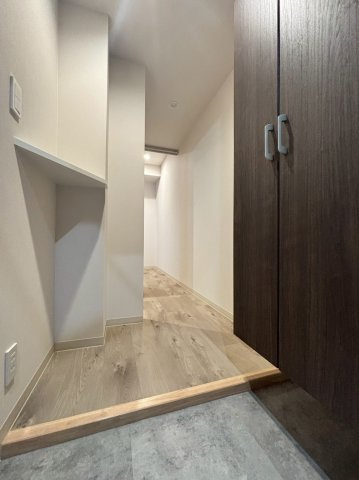 「防音マンション」VORT豊玉中レジデンスの駐車場|落ち着いた玄関です