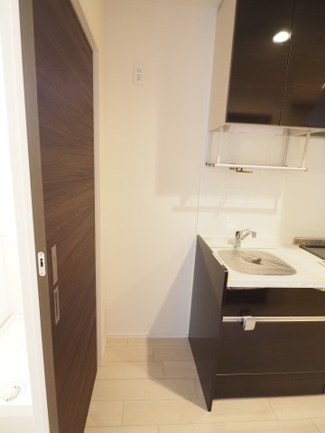 【独立洗面台】 | リビオン千駄ヶ谷 | 小物もたくさん収納できるので大変便利！※別部屋参考写真