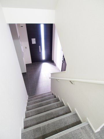 【居間・リビング】 | リビオン千駄ヶ谷 | デスクスペースもあり気の利いた内装が嬉しい！※別部屋参考写真