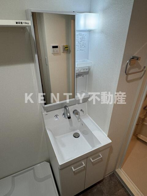 【洗面所】 | レガリス武蔵小山 | ゆったりとスペースのある洗面所