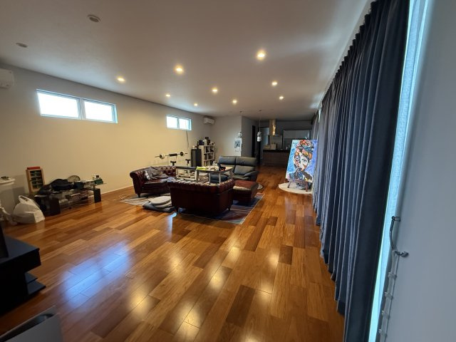 前橋市前箱田町　築浅平屋中古住宅の居間・リビング