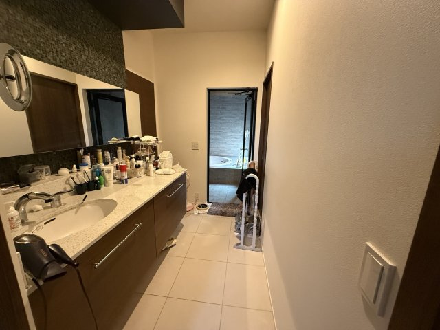 前橋市前箱田町　築浅平屋中古住宅の独立洗面台