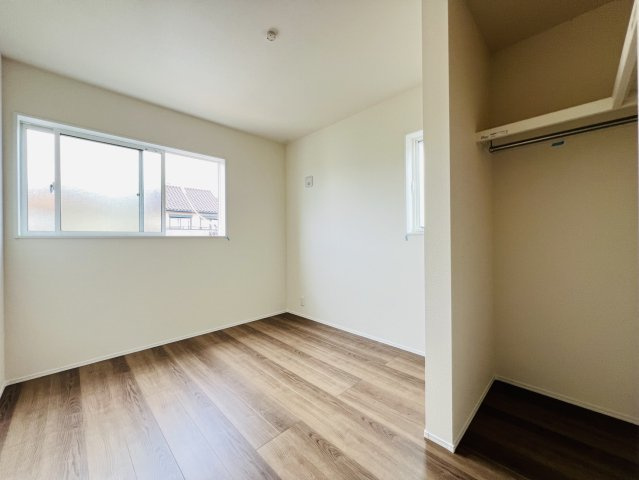 半田市平地馬場町2丁目31-2『仲介手数料無料』新築戸建ての洋室