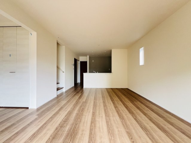 半田市平地馬場町2丁目31-2『仲介手数料無料』新築戸建ての居間・リビング