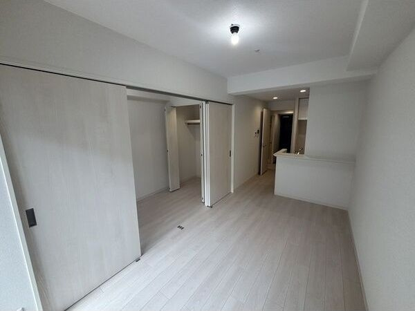 ソルテラスOSAKA緑橋クレアストの居間・リビング