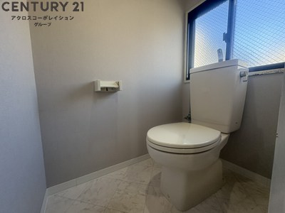 トイレに窓があり換気良好