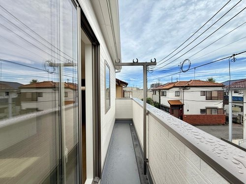 【Cradle garden】西東京市芝久保町第16のバルコニー|太陽の微笑みが一杯にひろがるバルコニー！お洗濯ものにも笑顔が見えてきますね♪