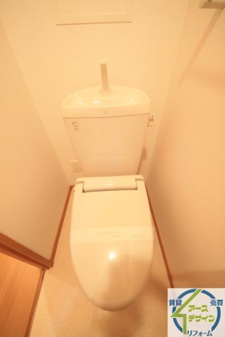 コン・タント・アモーレのトイレ|落ち着いたトイレです