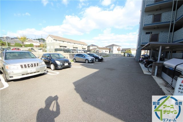 コン・タント・アモーレの駐車場|駐車スペースもあります