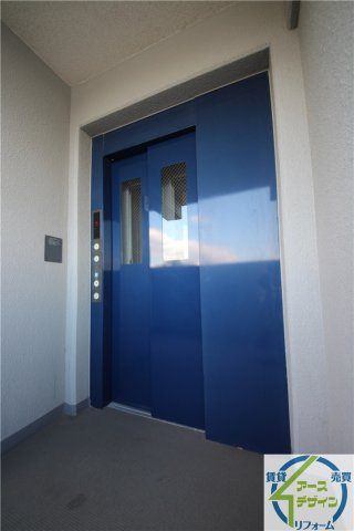 コン・タント・アモーレのその他共用部分|エレベーター付きです