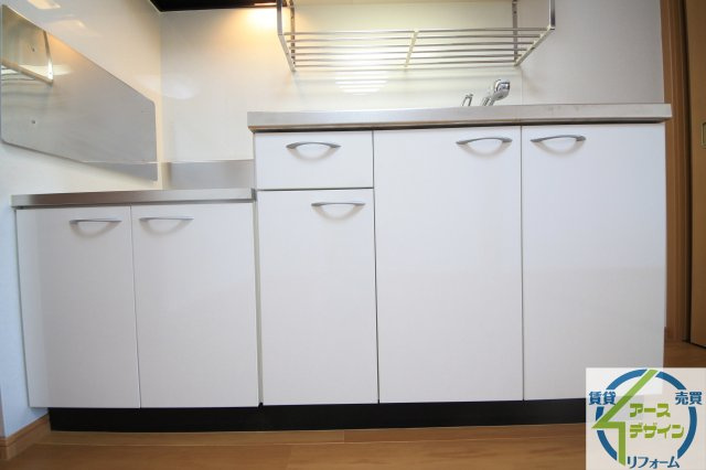 コン・タント・アモーレのキッチン|コンパクトなキッチンで掃除もラクラク