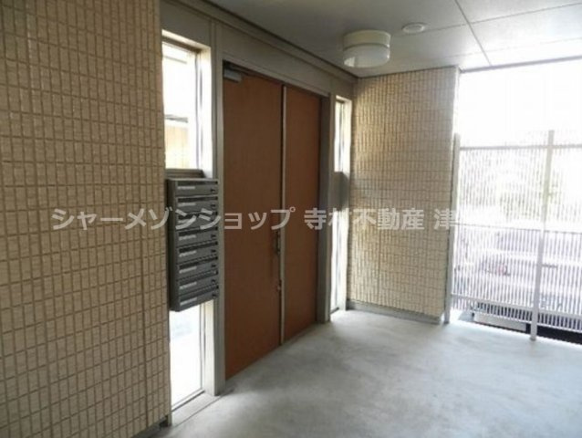 ルミエール大和のロビー