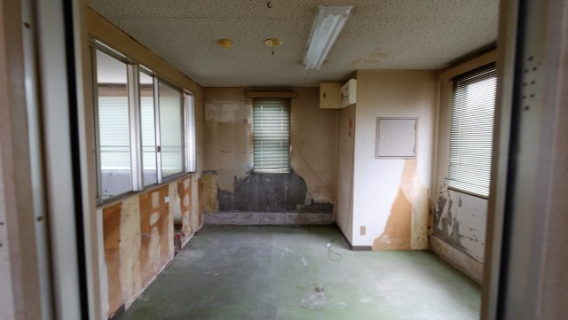 土七ビルの内装