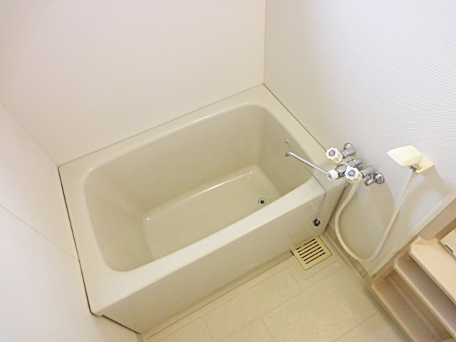 フローラヒロの浴室|コンパクトで使いやすいお風呂です