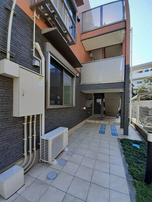 【エントランス】 | ポルトボヌール