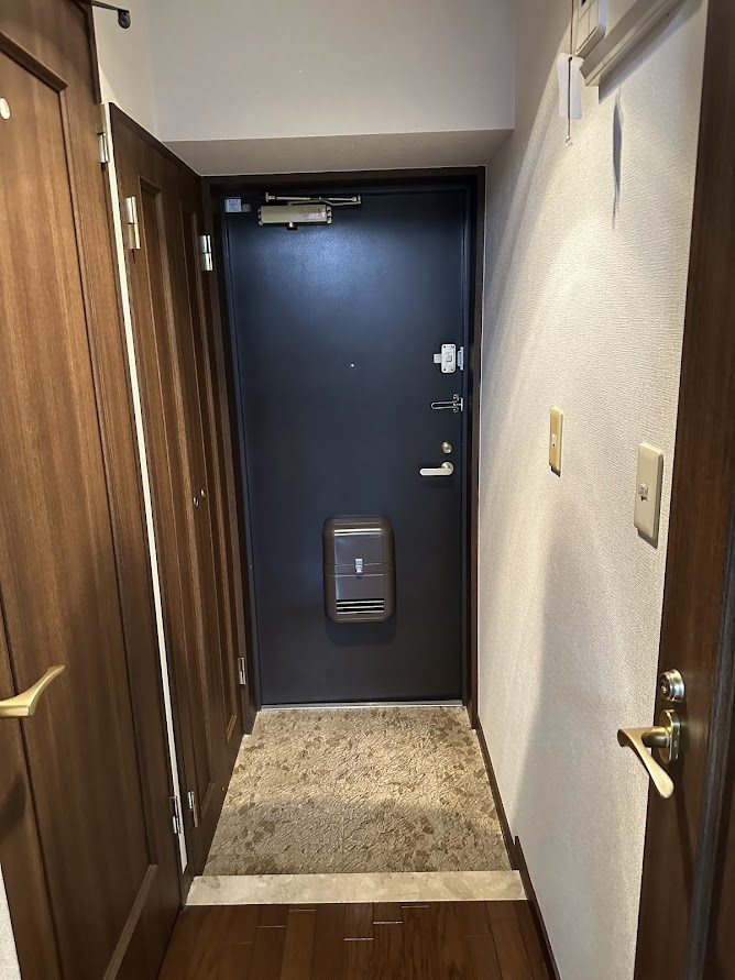 ライオンズマンション柳ヶ瀬【3階】の玄関