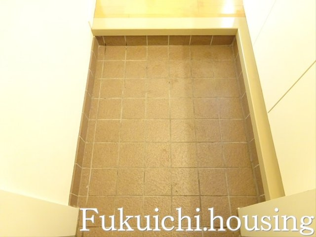 リュゼ経堂の玄関