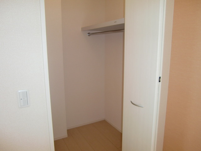 ソレーユ・コートＡ棟の収納|ウォークインクローゼット