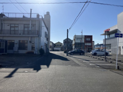 【前面道路含む現地写真】 | 大小路町字原口 店舗付き住宅