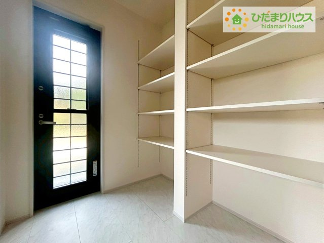 北茨城市平潟町1期　新築戸建　1号棟の脱衣所|洗面所のリネン庫はタオルや肌着類などの収納に便利です！！