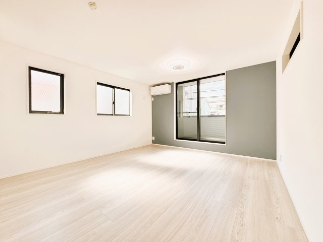 足立区西新井５丁目　中古戸建の居間・リビング