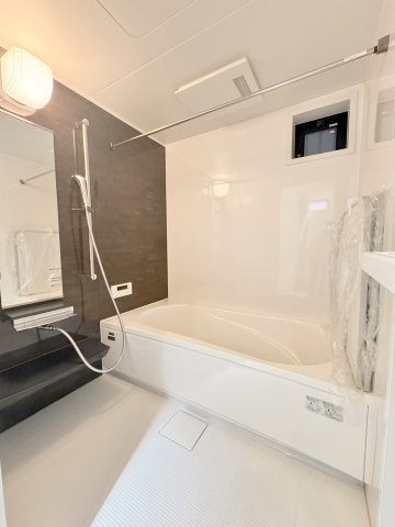 足立区西新井５丁目　中古戸建の玄関