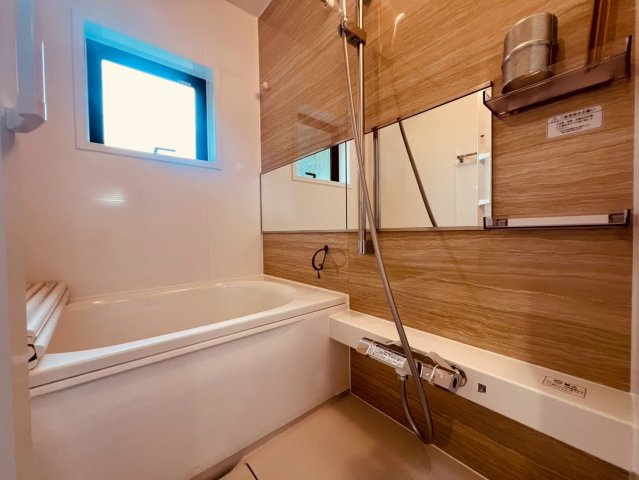 【浴室】 | 西東京市南町１丁目　中古戸建て | ゆったりくつろげる浴室で、毎日のバスタイムも快適に