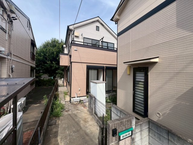 【外観】 | 西東京市南町１丁目　中古戸建て | 時がたっても色あせない、街並みに馴染むデザインの外観