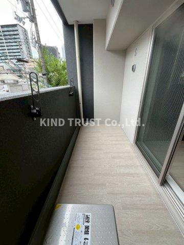 エスリードレジデンス梅田クラスシティのバルコニー|外からの目が気にならないバルコニーで洗濯物が干せます