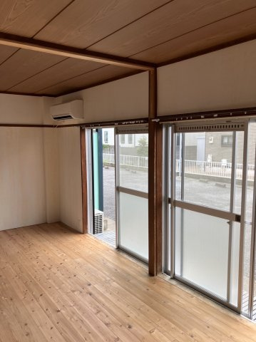 パレットハウスの居間・リビング