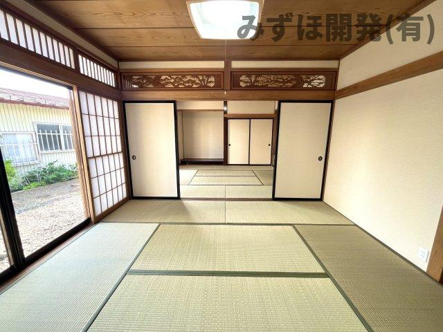山形市大字大森568-23の和室|１階の和室です。二間続きの和室は、お子様のお昼寝や、来客時にも便利です。