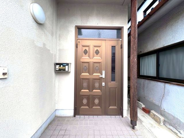 野戸建のエントランス