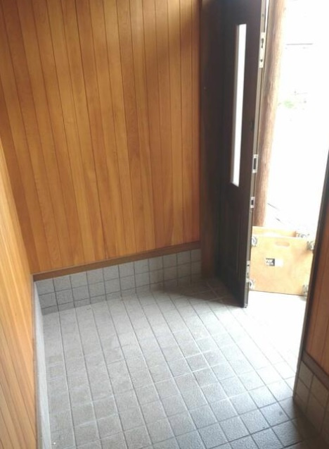 野戸建の玄関