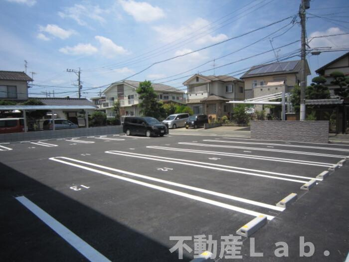 Rose Mansionの駐車場