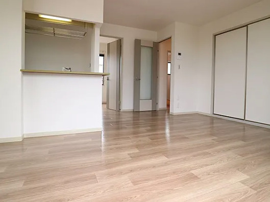 宗像市陵厳寺　一棟アパートの居間・リビング