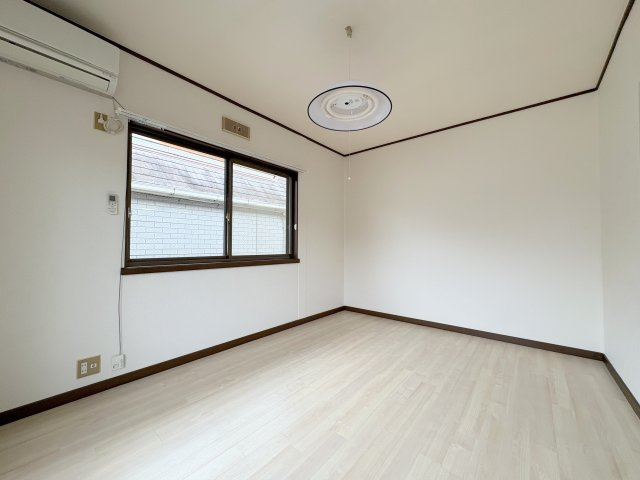 植野ハイツの居間・リビング