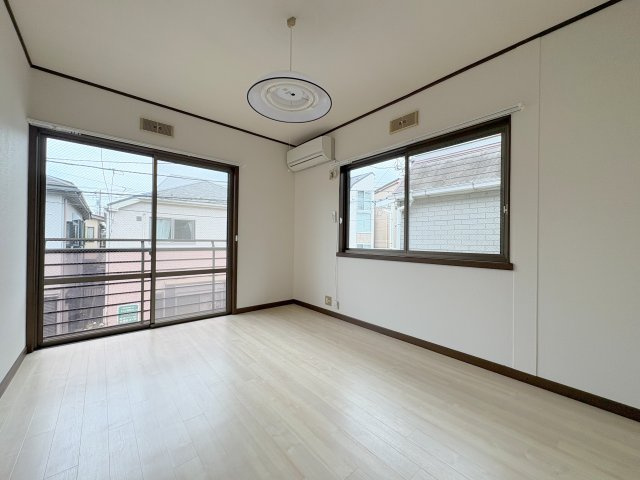 植野ハイツの居間・リビング