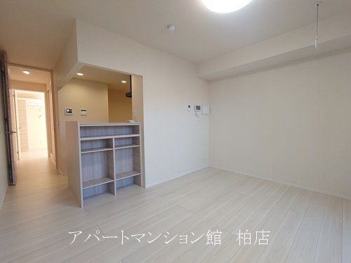 Dear Life の居間・リビング