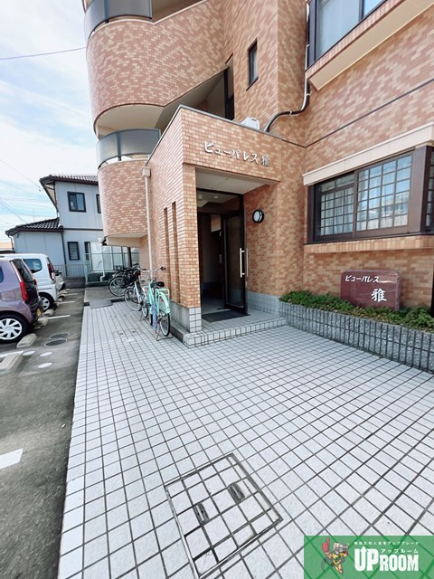 ビューパレス雅のエントランス