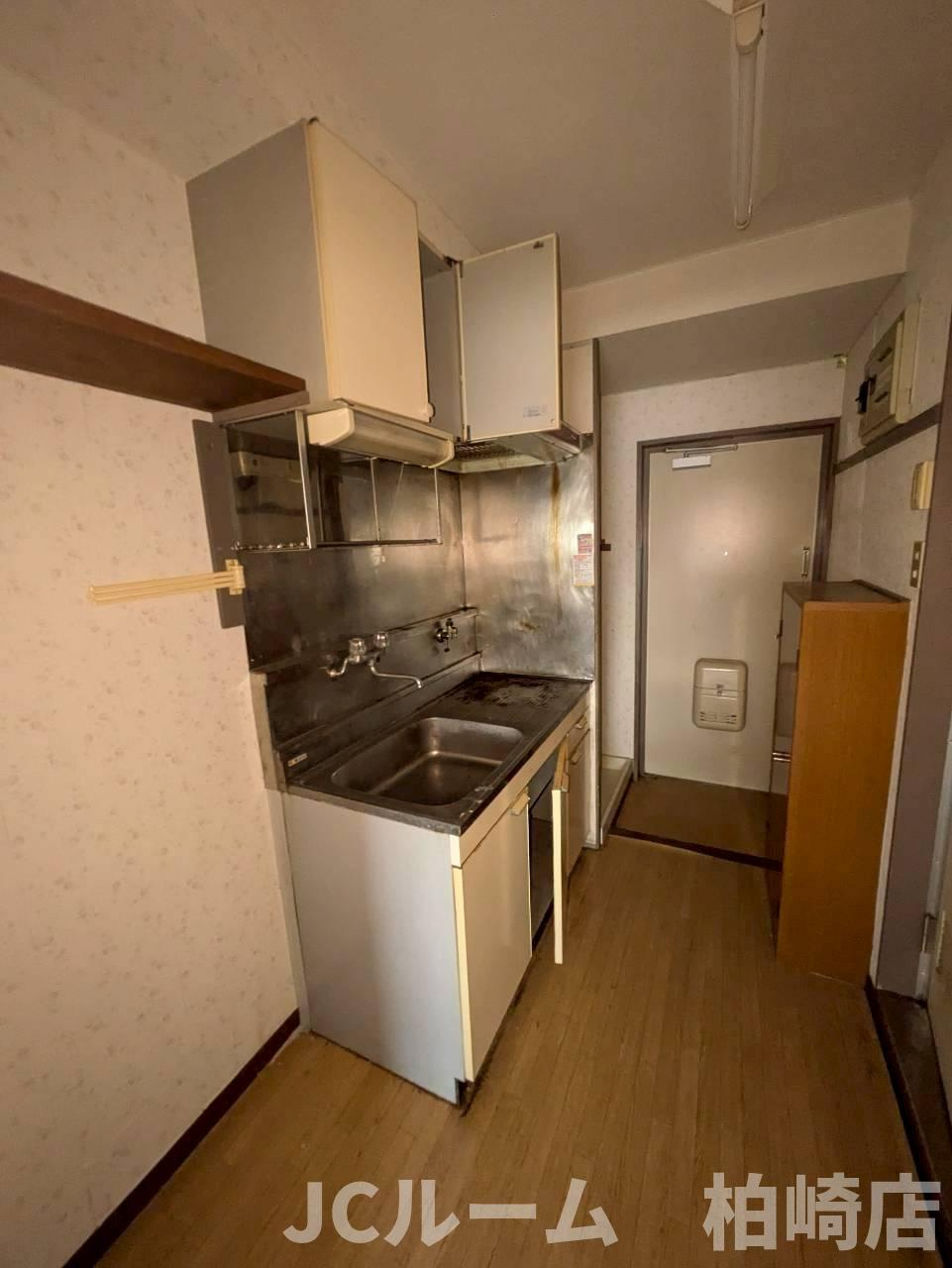 柏崎市北半田２丁目のアパートのキッチン