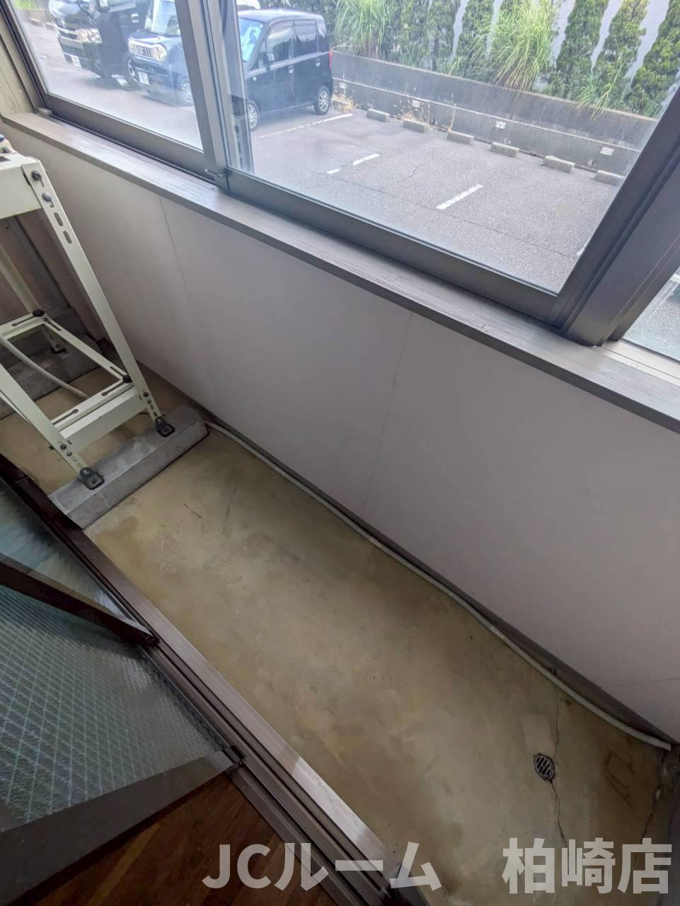 柏崎市半田２丁目のアパートのバルコニー