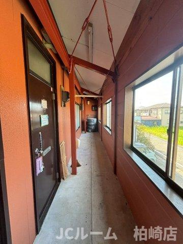 柏崎市豊町のアパートのロビー